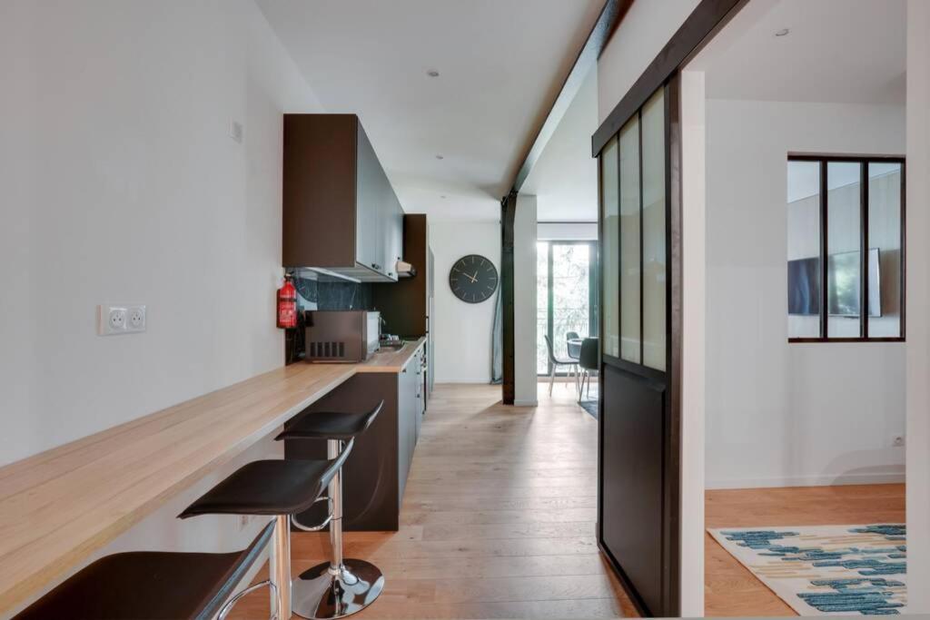 Suite Luxury Republique Paris Exterior photo